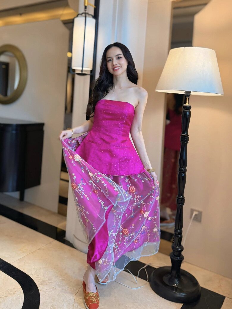 “Phú bà” ngành điện ảnh là Hoa khôi Tây Đô: Không &#34;chạy đua&#34; hàng hiệu, chung thủy với trang phục mang chất liệu truyền thống - 3