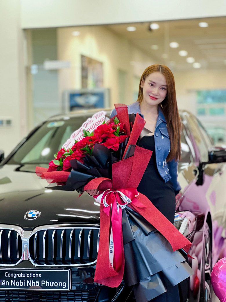 Nhã Phương đeo đồng hồ đôi giá gần nửa tỷ với chồng danh hài "nghèo nhất Vbiz", bụng bầu hiếm hoi "lấp ló" - 9