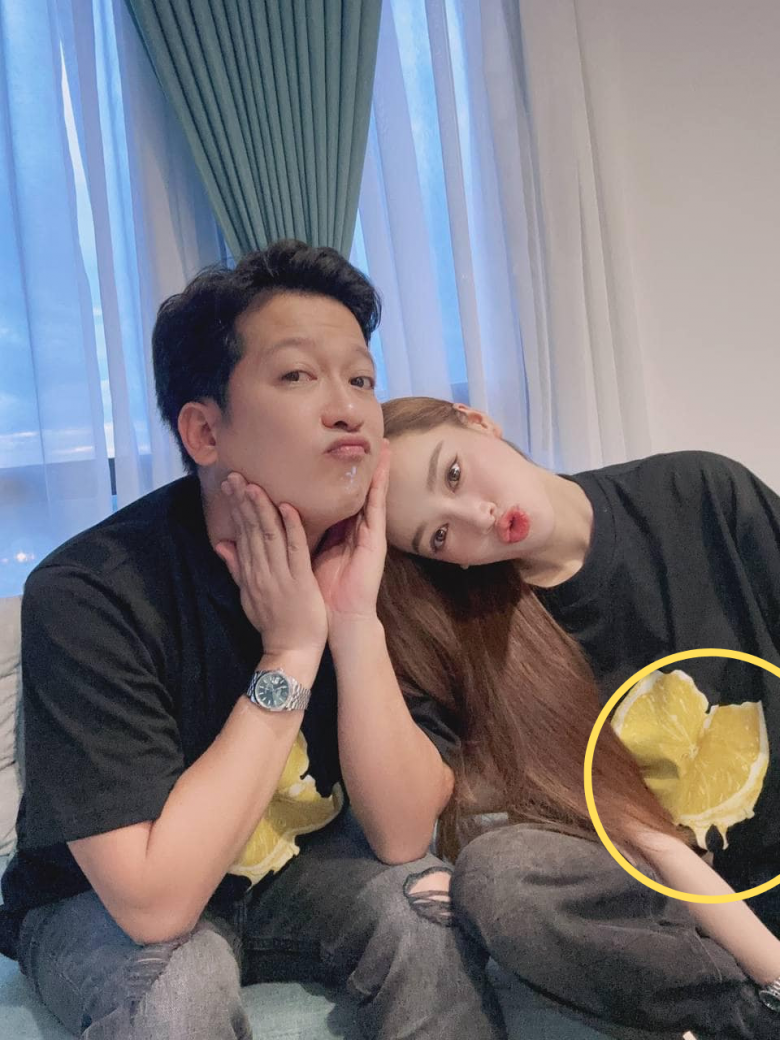 Nhã Phương đeo đồng hồ đôi giá gần nửa tỷ với chồng danh hài "nghèo nhất Vbiz", bụng bầu hiếm hoi "lấp ló" - 3