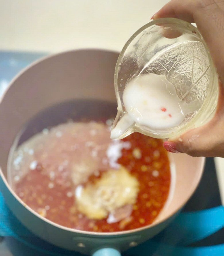 Học 9X làm sốt chấm hoa quả cực ngon, quả nào chua gắt cũng "bơi hết vào đây" đảm bảo không còn một miếng - 5