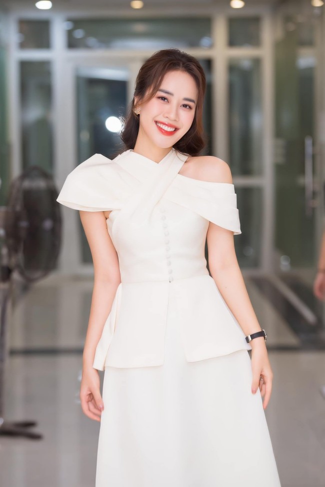 &#34;Bồ cũ mất nết&#34; nhất VTV: Vóc dáng nóng bỏng, vợ chồng cãi nhau vẫn phải ngủ chung giường - 18