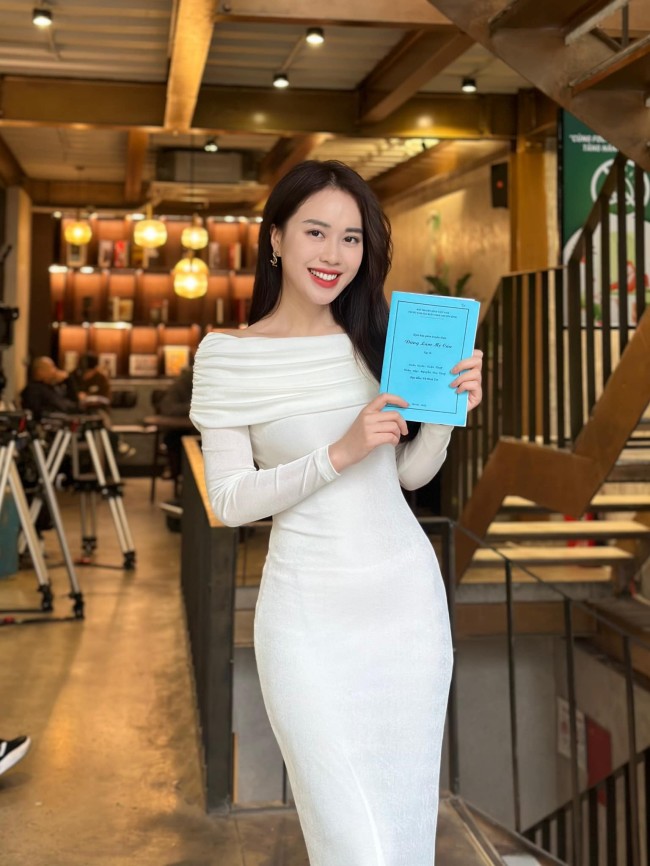 &#34;Bồ cũ mất nết&#34; nhất VTV: Vóc dáng nóng bỏng, vợ chồng cãi nhau vẫn phải ngủ chung giường - 1