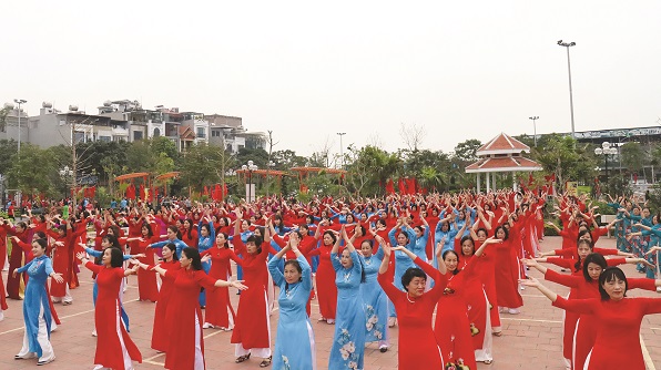 Hội LHPN quận Long Biên: Sáng tạo nhiều mô hình, cách làm hay thu hút hội viên phụ nữ - 2