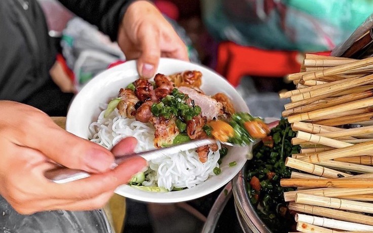 Lạc vào &#34;thiên đường ẩm thực&#34; ngõ chợ Đồng Xuân, thưởng thức đủ 7 món ăn ngon &#34;bá cháy&#34; - 6