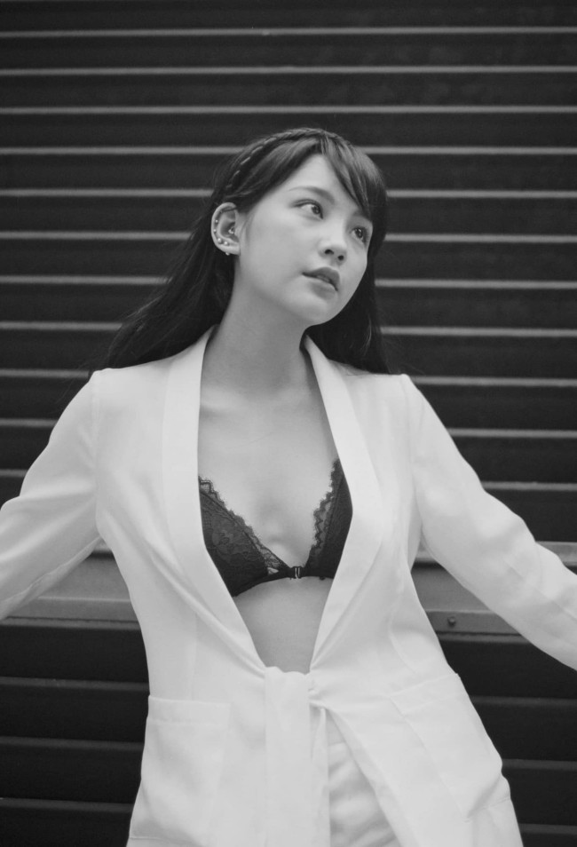 Hot girl người Tày gây sốt VTV sau 3 phút: Đẹp trong trẻo như Lưu Diệc Phi, quá khứ đẫm nước mắt - 17