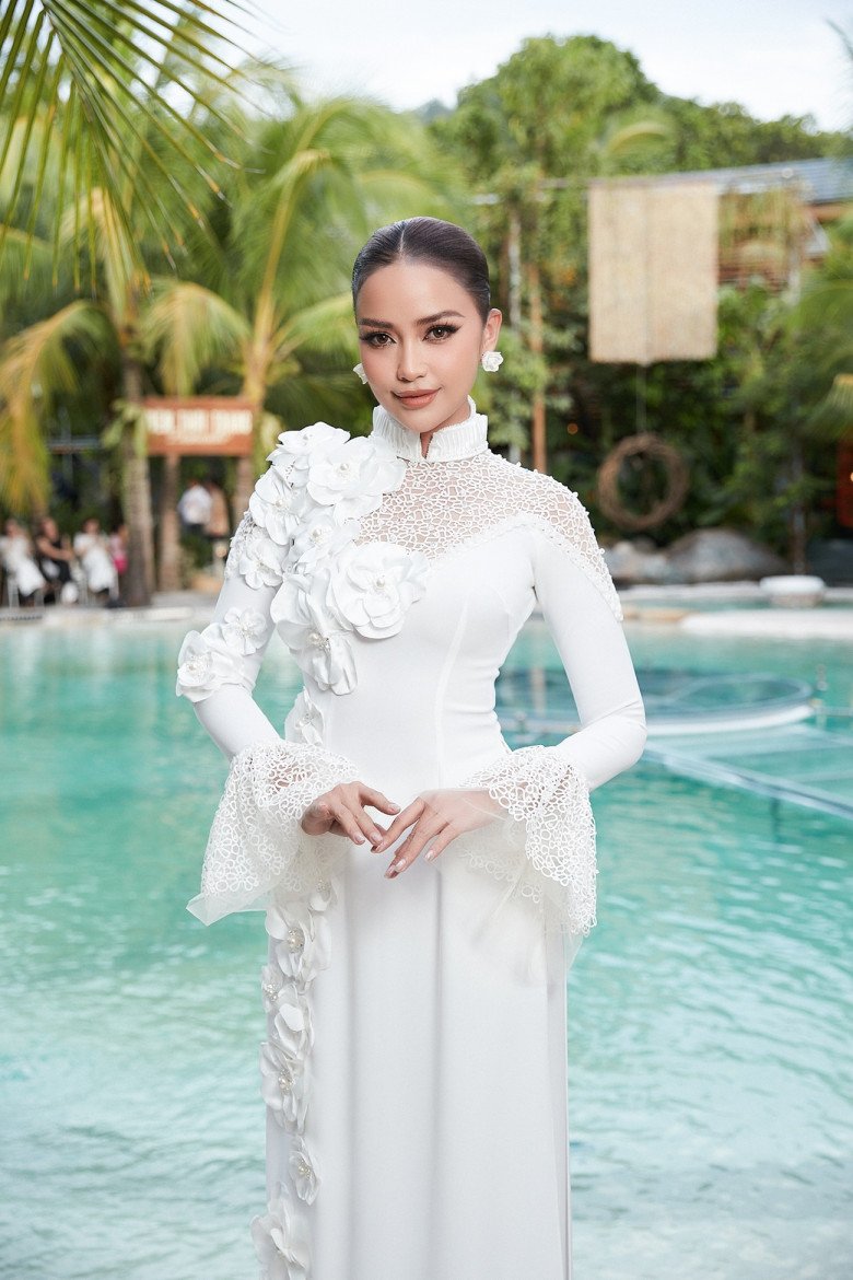 Chân dung mẹ 3 con mê đọ sắc dàn Hoa hậu đẹp nhất Việt Nam: Hạn chế chiều cao, nhan sắc có thừa