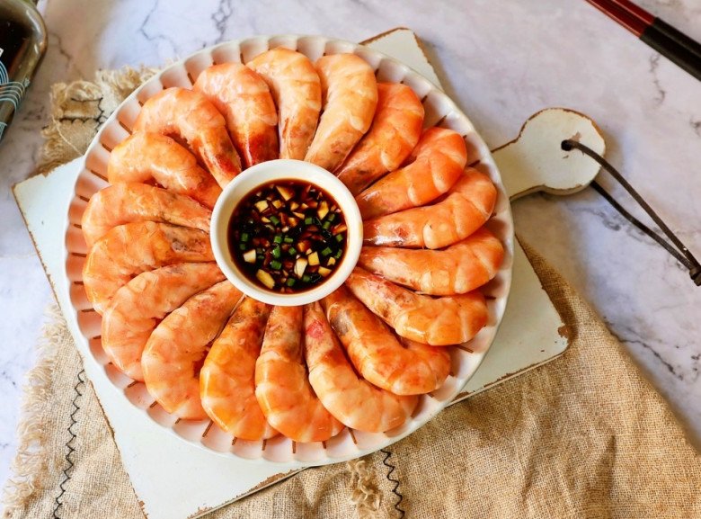 Luộc tôm cho thêm 1 thìa nước này tôm càng thơm nức, lên màu đỏ đẹp như ngoài hàng - 8