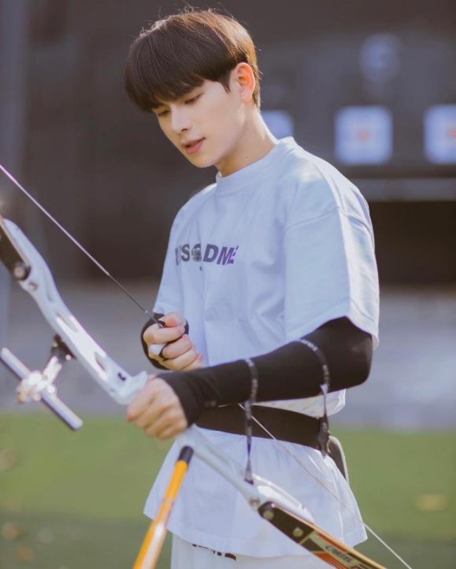 "Quý tử" Hồng Diễm nói 4 thứ tiếng, bị nhầm là trai Thái vì quá đẹp nhưng từng tự ti ngoại hình - 16