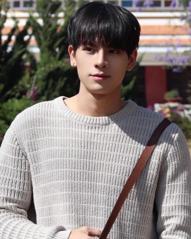 "Quý tử" Hồng Diễm nói 4 thứ tiếng, bị nhầm là trai Thái vì quá đẹp nhưng từng tự ti ngoại hình - 13