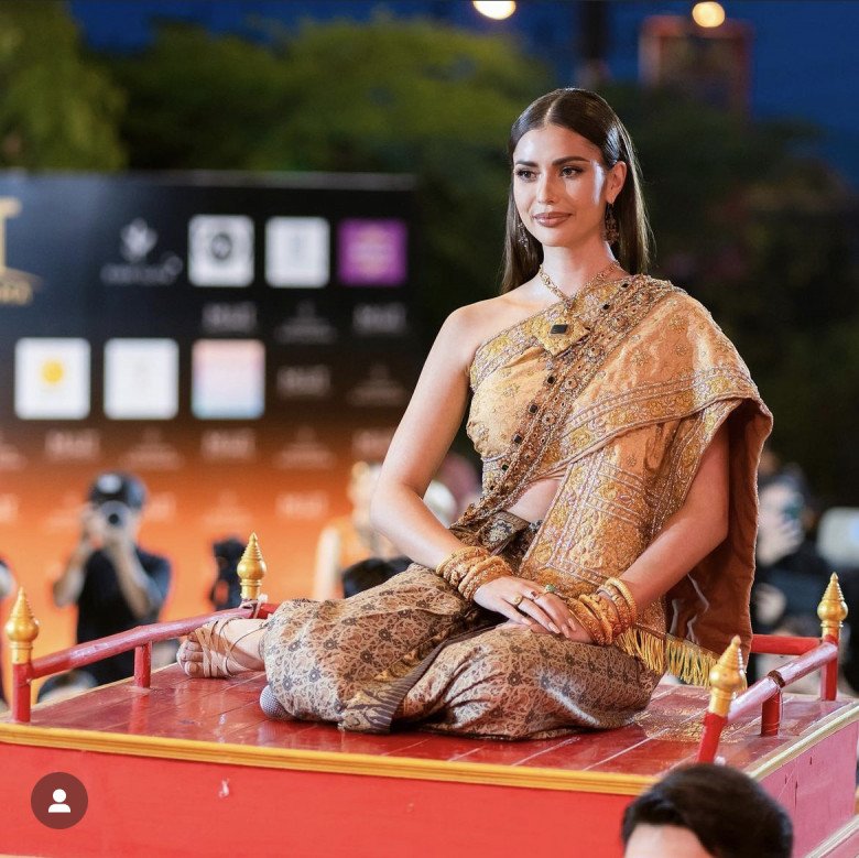 Tân Hoa hậu Hoàn vũ Thái Lan 2023 mang nét đẹp lai nóng bỏng, biết nói tiếng Việt Nam, từ bỏ vương miện danh giá - 10
