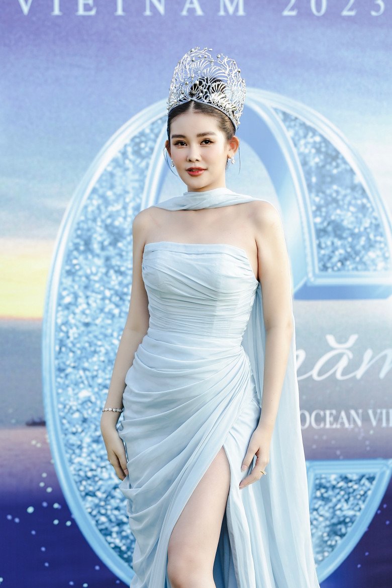 Bà bầu Lê Âu Ngân Anh: "5 tháng đầu mình vẫn dùng váy đầm cũ, mang cao gót thoải mái" - 3
