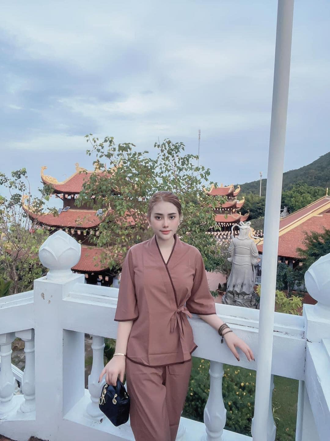 Tin tức 24h: Cú trượt dài của "hotgirl" Như Quỳnh khi trở thành "tú bà" ở tuổi 18 - 2