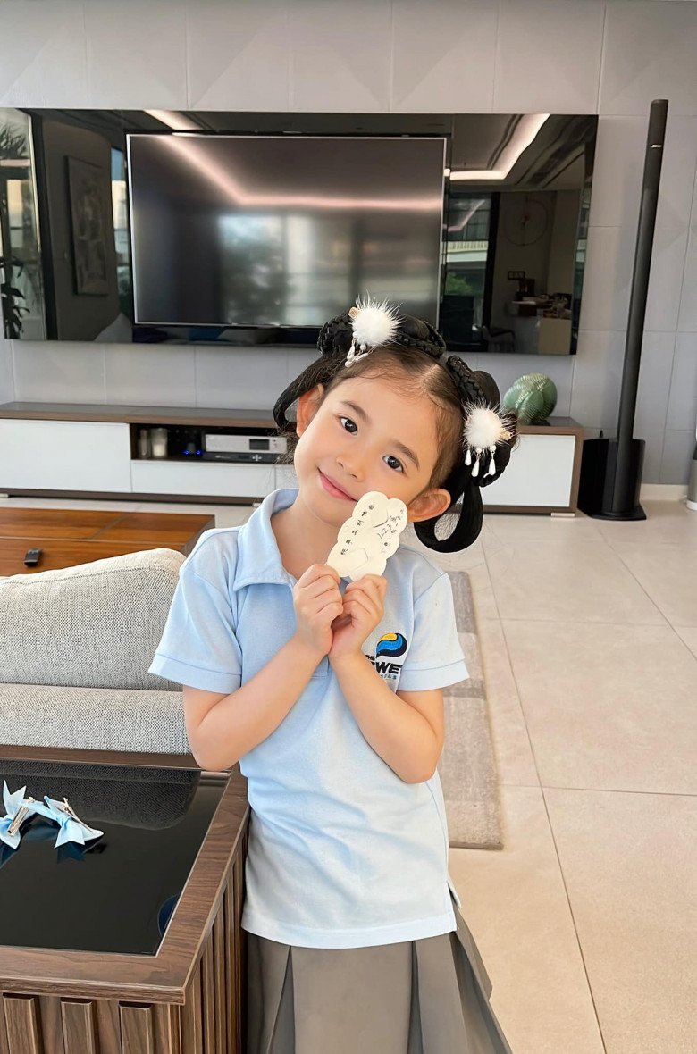 Khỏi lo tạo đủ kiểu hại tóc, nhìn hội nhóc tì nhà sao Việt đội tóc giả mà thích mê - 1