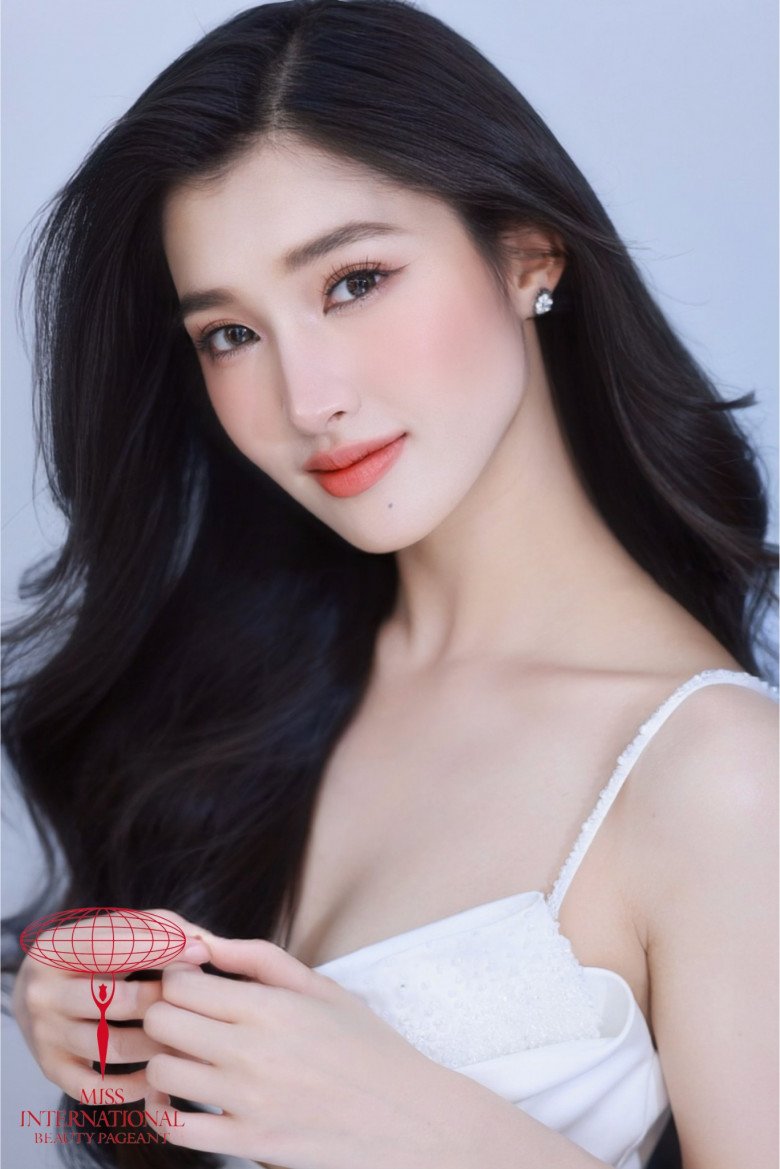&#34;Thần tiên tỷ tỷ&#34; Phương Nhi xuất hiện trên trang chủ Miss International, vẻ đẹp bừng sáng giữa các Hoa hậu quốc tế - 1