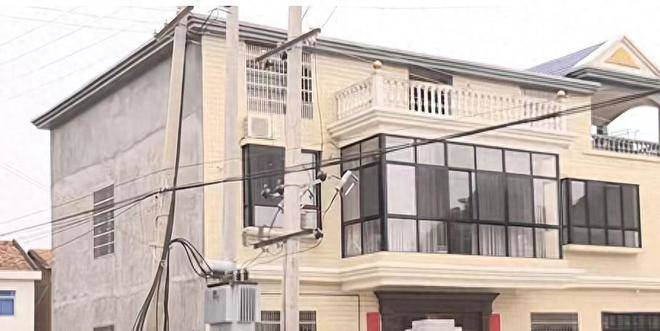 Chồng 46 tuổi xây biệt thự cho nhân tình 60 tuổi, vợ trẻ đưa ra yêu cầu anh lập tức “quay xe” - 3