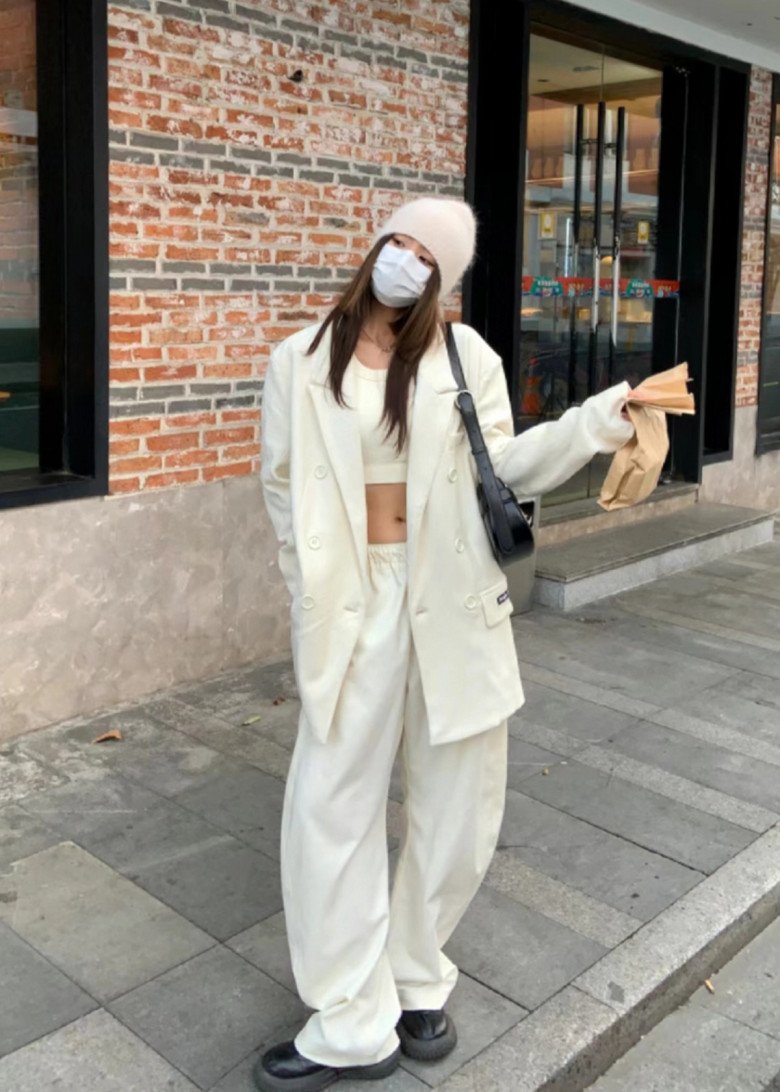 Top 5 màu sắc thịnh hành mùa thu 2023: tôn da trắng hiệu quả, phụ nữ diện đi làm hay xuống phố đều được khen - 4