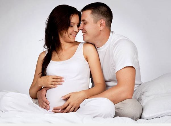 Tưởng chồng thương vợ nghén nên từ chối &#34;chuyện ấy&#34;, vợ bầu chết điếng khi nhận cuộc điện thoại của bạn thân - 2