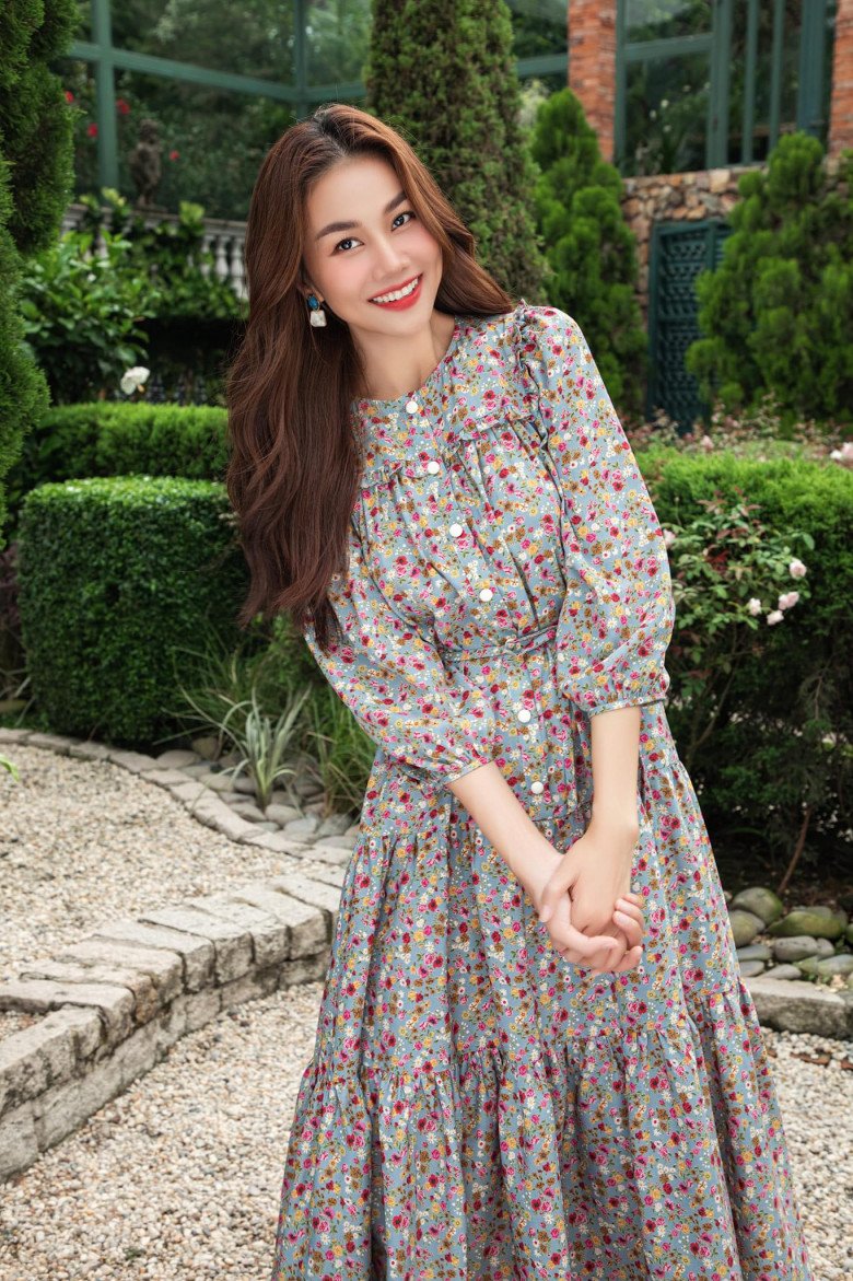 Top những kiểu trang phục giúp quý cô Thanh Hằng hóa gái đôi mươi, phụ nữ nào cũng nên sắm - 4