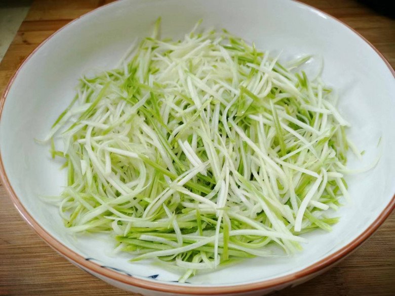 Dậy muộn chưa biết nấu gì, lấy ngay thứ quả là &#34;kho dinh dưỡng thiên nhiên&#34; làm bữa sáng, 10 phút xong ngay mà siêu bổ - 3
