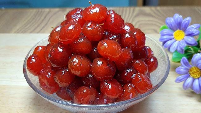Thứ quả dại có lượng vitamin C cao như cam, trước rụng đầy gốc chả ai ăn, nay bỗng chốc hot, giá 50.000 đồng/kg - 6