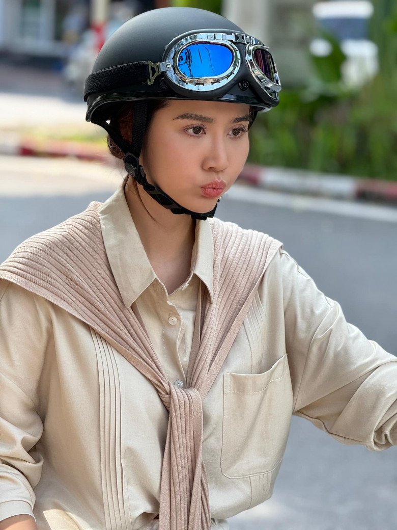 Sau Thương Ngày Nắng Về, Huyền Lizzie nhan sắc ngày càng rực rỡ, &#34;hack tuổi&#34; như học sinh cấp 3 - 1