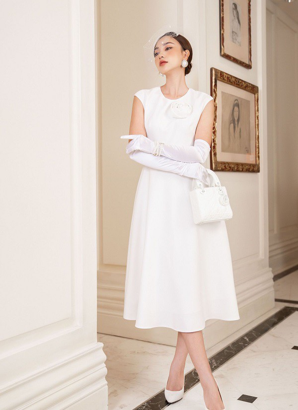 Mẫu váy trắng đáng sắm nhất Hè này, đơn giản nhưng giúp chị em &#34;hack&#34; tuổi cực khéo - 9