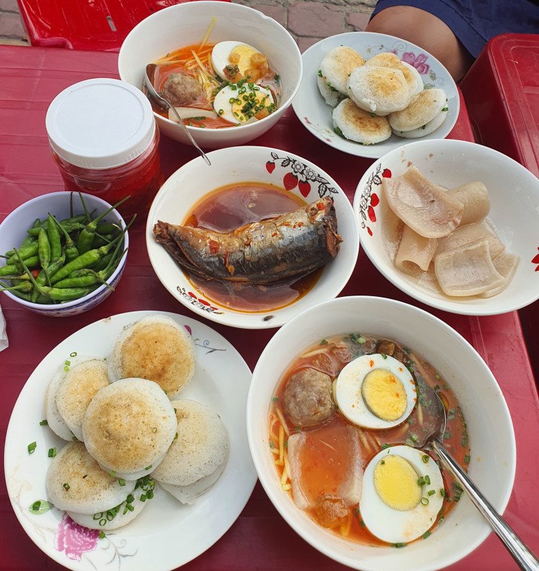 Món bánh ăn vặt nổi tiếng ở Phan Thiết: 6 địa chỉ chất lượng lúc nào cũng đông nghịt khách - 1