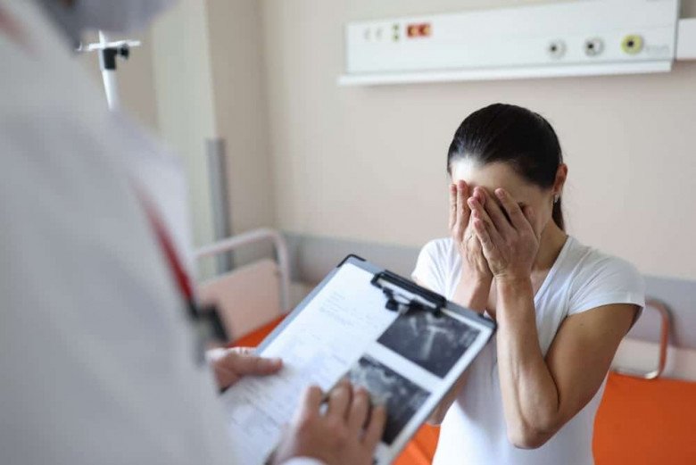 Biết tôi chữa hiếm muộn tốn kém, vợ mới của chồng cũ trả lương hậu hĩnh, cuối tháng còn đưa thêm phong bì - 1