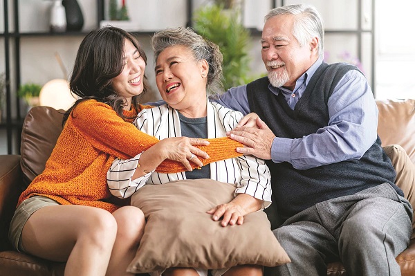 Người cao tuổi mất kết nối trong thời @ - 1