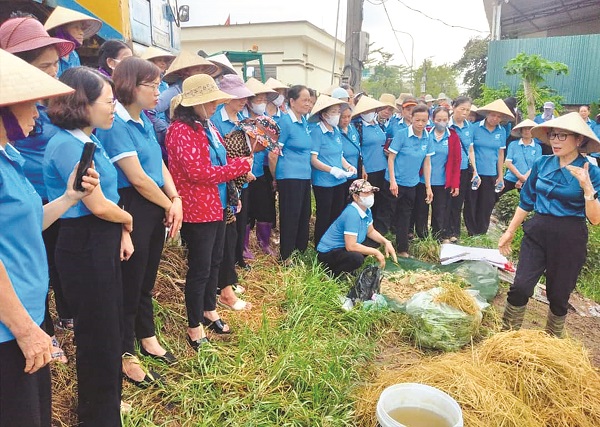 Nhân lên cái đẹp từ cuộc vận động “Phụ nữ Thủ đô ứng xử đẹp” - 1