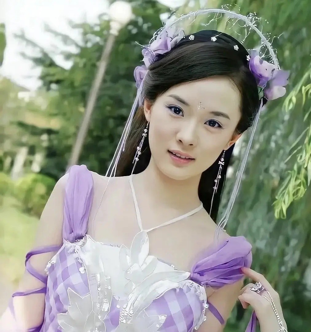 Hoắc Tư Yến: &#34;Thất tiên nữ&#34; quen thói làm &#34;tiểu tam&#34;, giờ sống sang chảnh trong biệt thự hơn 20.000 m2 - 4
