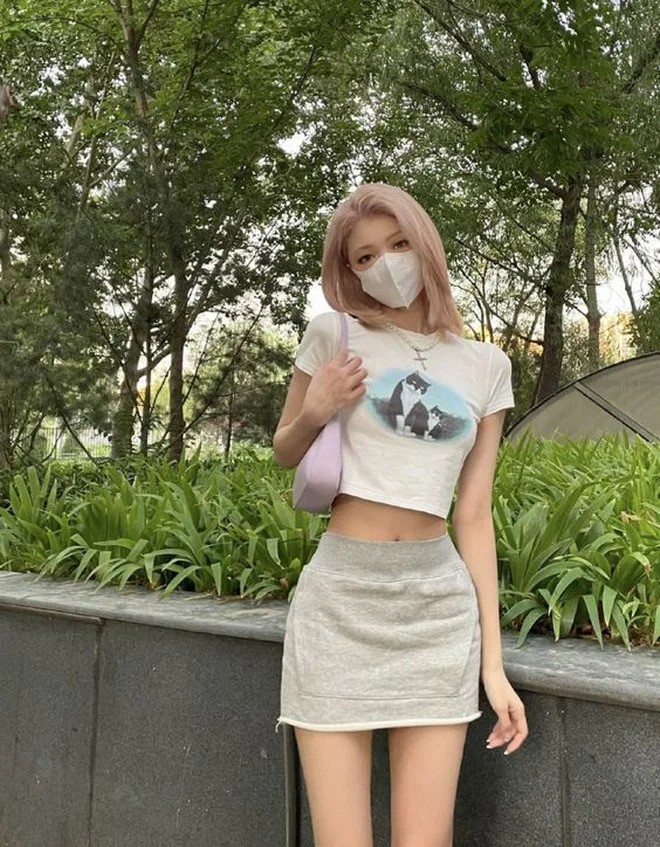 Baby Tee - mẫu áo hot từ 2023 đến 2024 chưa hạ nhiệt, mặc với món đồ nào cũng trẻ xinh như em bé - 5