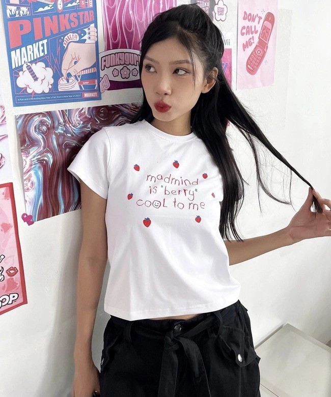 Baby Tee - mẫu áo hot từ 2023 đến 2024 chưa hạ nhiệt, mặc với món đồ nào cũng trẻ xinh như em bé - 3