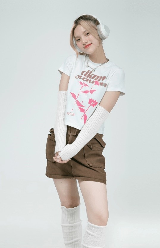 Baby Tee - mẫu áo hot từ 2023 đến 2024 chưa hạ nhiệt, mặc với món đồ nào cũng trẻ xinh như em bé - 6