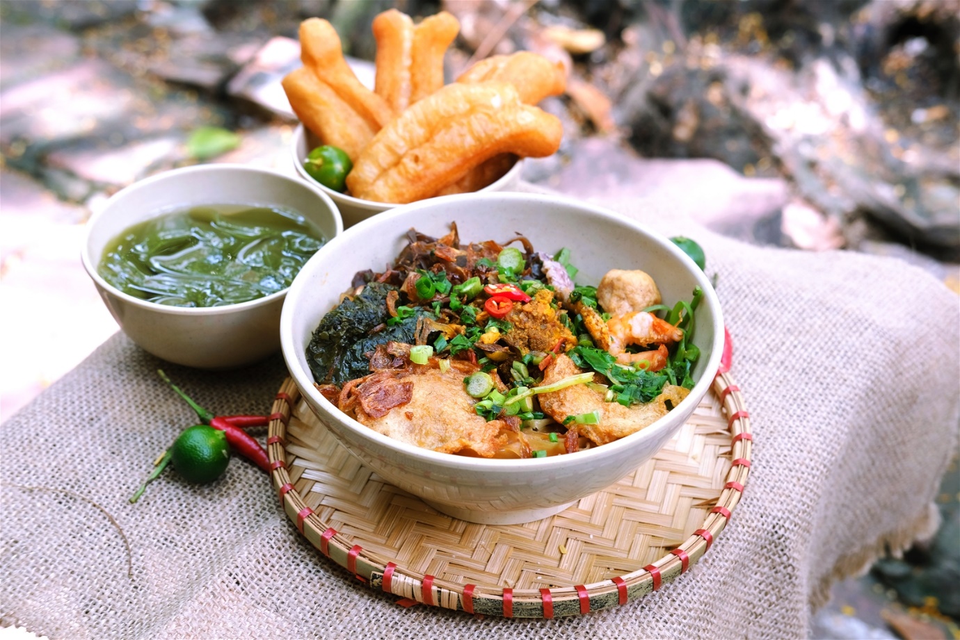 7 món ngon đặc sản ở miền Bắc: Muốn ăn phở phải đến Nam Định, nhớ chả mực thì về Quảng Ninh - 3