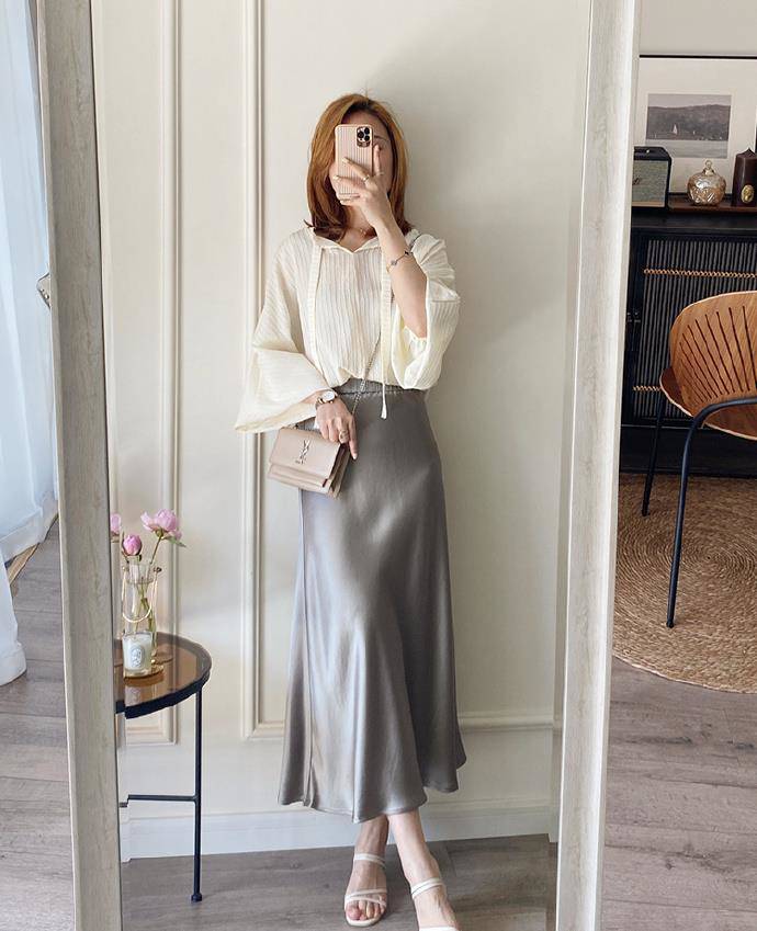Tại sao phụ nữ có khí chất không mặc áo hai dây hay áo phông mùa hè? Thay bằng 3 món này tốt hơn - 4
