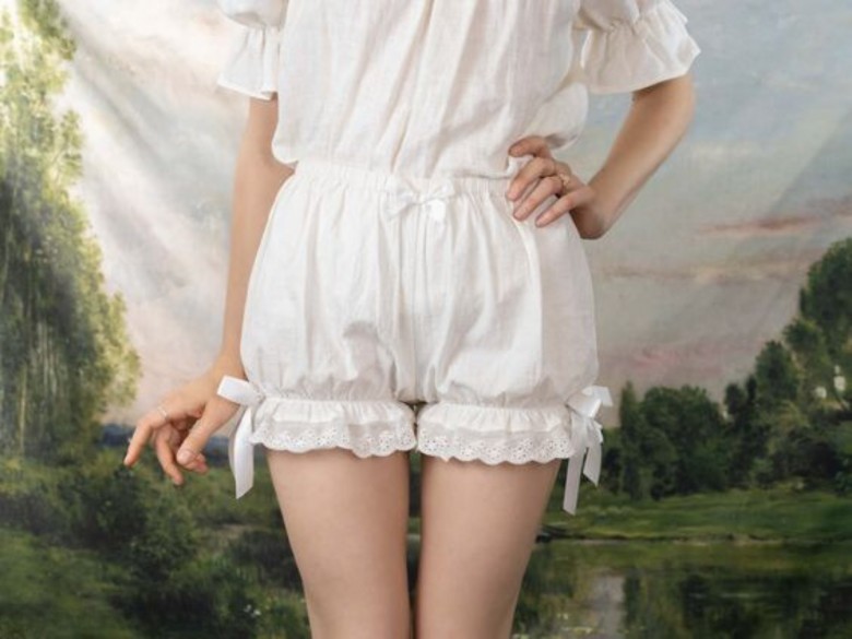 Bloomer Shorts - kiểu quần giúp khoe chân dài &#34;phủ sóng&#34; hè phố, hội gái xinh ai cũng mê - 1