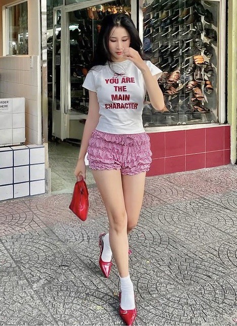 Bloomer Shorts - kiểu quần giúp khoe chân dài &#34;phủ sóng&#34; hè phố, hội gái xinh ai cũng mê - 6