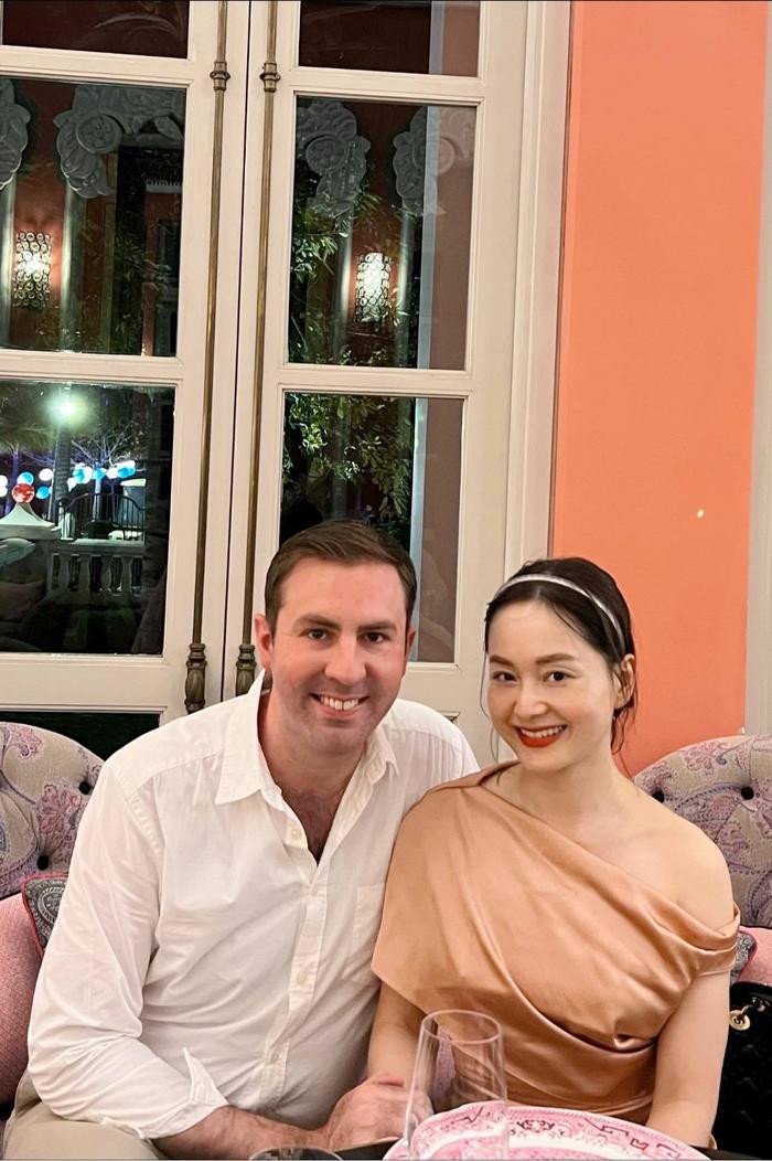 Phương Oanh được nhà chồng "cưng như trứng mỏng" khác xa phim, nhìn sang người đẹp cùng tên càng bất ngờ - 15