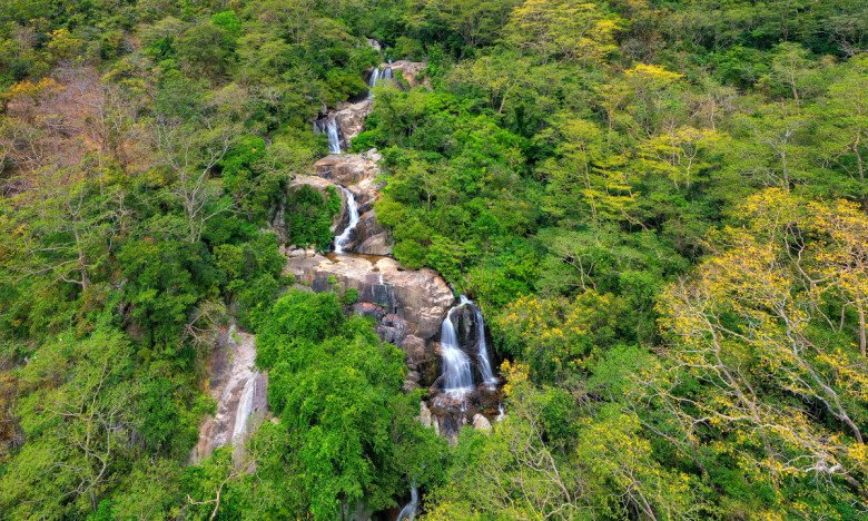 Điểm du lịch độc đáo nhất Ninh Thuận: Có &#34;tiểu sa mạc&#34; sát biển, trải nghiệm băng qua đồi cát bằng máy cày - 4