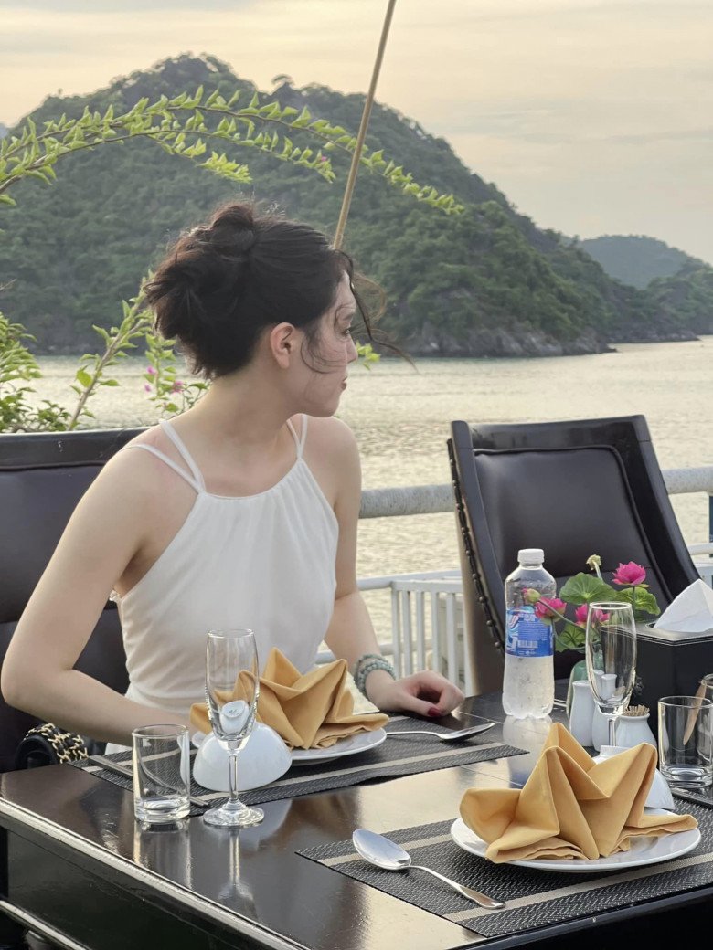 Cô gái ngoài showbiz chấm điểm mình không kém Hoa hậu Mai Phương Thúy: &#34;Không ai đẹp hơn ai, mỗi người một vẻ&#34; - 4