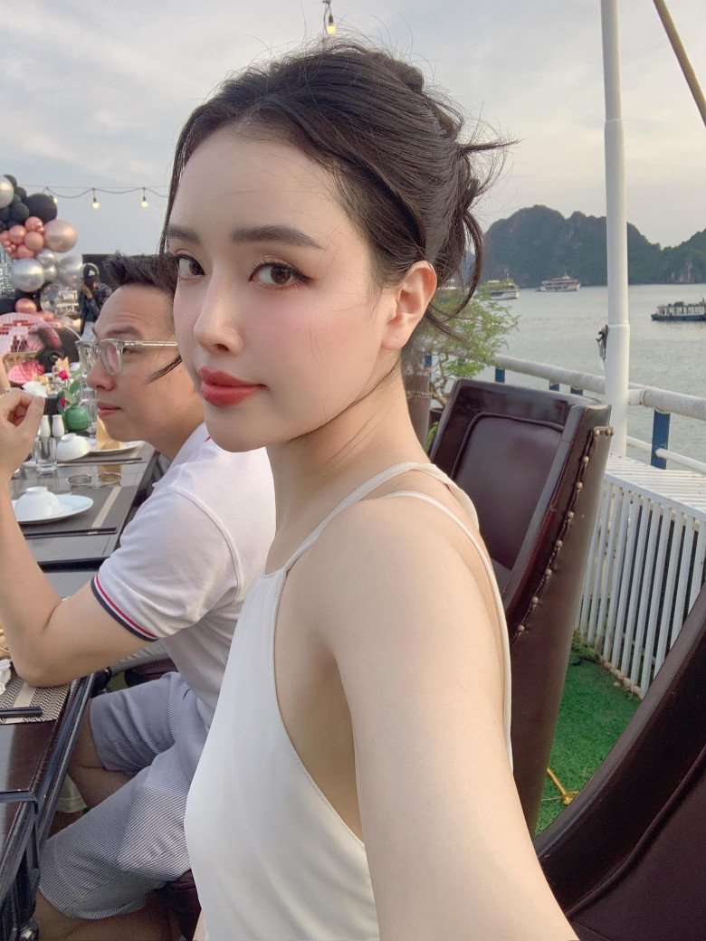 Cô gái ngoài showbiz chấm điểm mình không kém Hoa hậu Mai Phương Thúy: &#34;Không ai đẹp hơn ai, mỗi người một vẻ&#34; - 3