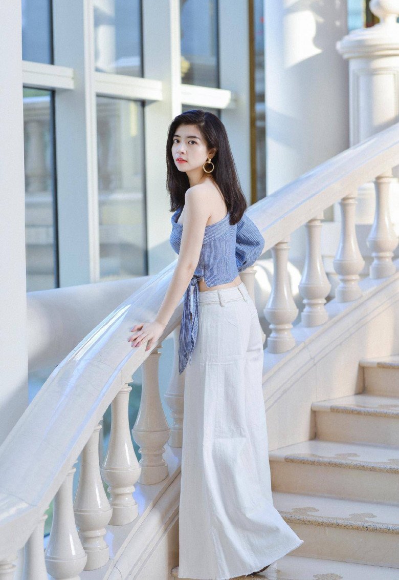 Mặc áo gì với quần ống rộng? Chị em công sở sành ăn mặc chỉ cần duy nhất một kiểu áo, mặc đẹp 365 ngày - 3