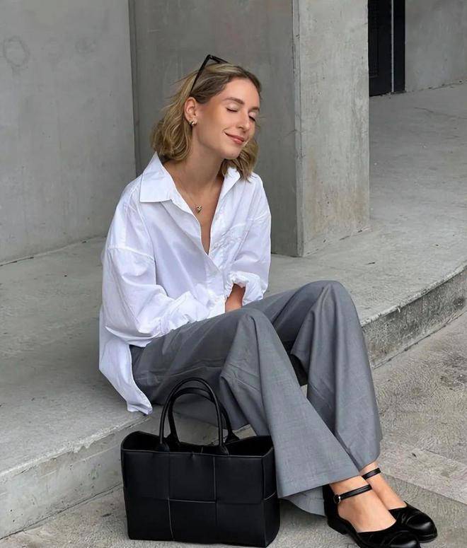 Mặc áo gì với quần ống rộng? Chị em công sở sành ăn mặc chỉ cần duy nhất một kiểu áo, mặc đẹp 365 ngày - 9