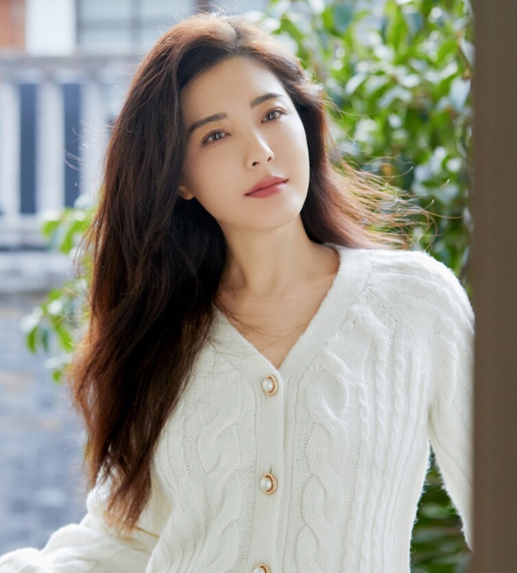 "Mỹ nhân 200 năm nữa cũng không ai đẹp bằng", U50 trẻ như mới 30 tuổi nhờ bổ sung 2 thứ sáng tối - 1
