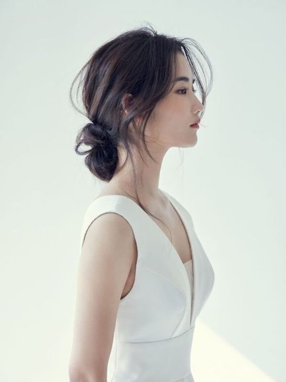 Kiểu tóc búi dễ làm giúp chị em trông sang chảnh như gái Hàn, đi làm hay đi chơi đều có thể áp dụng - 1