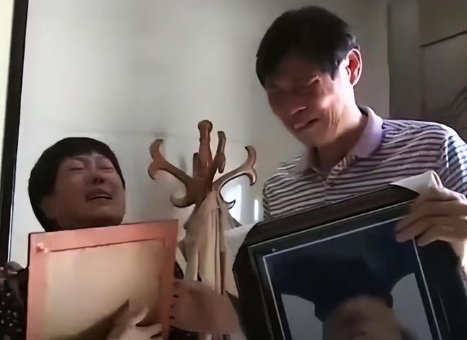 Đứa trẻ sinh ra sau khi cha mẹ qua đời 4 năm, tòa án đau đầu phán xử - 4