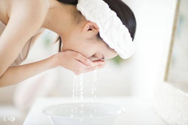 Loại gia vị có mùi chua dùng rửa mặt giúp làn da căng bóng, lỗ chân lông to hay nếp nhăn đều bị xóa mờ - 2