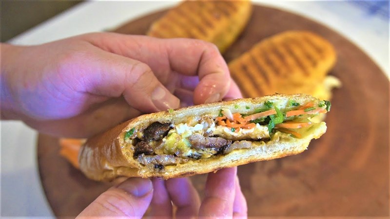 6 đặc sản bánh mì từ Bắc vào Nam, mang hương vị đặc trưng từng vùng miền - 4