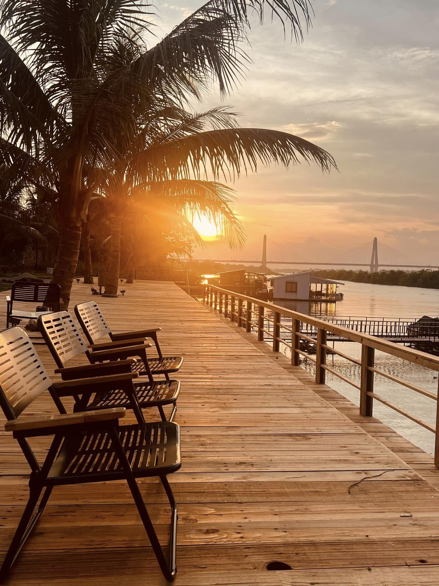 Tranh thủ nghỉ lễ, rủ nhau check in tại 5 quán cafe săn hoàng hôn đỉnh nhất Hà Nội - 5